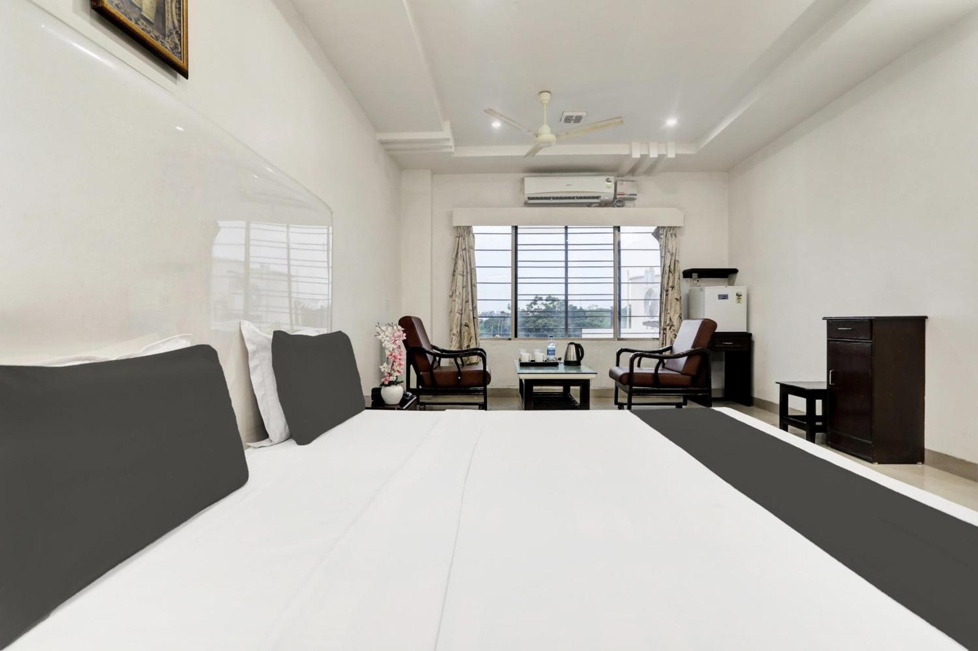 Townhouse Eluru Hotel Kültér fotó