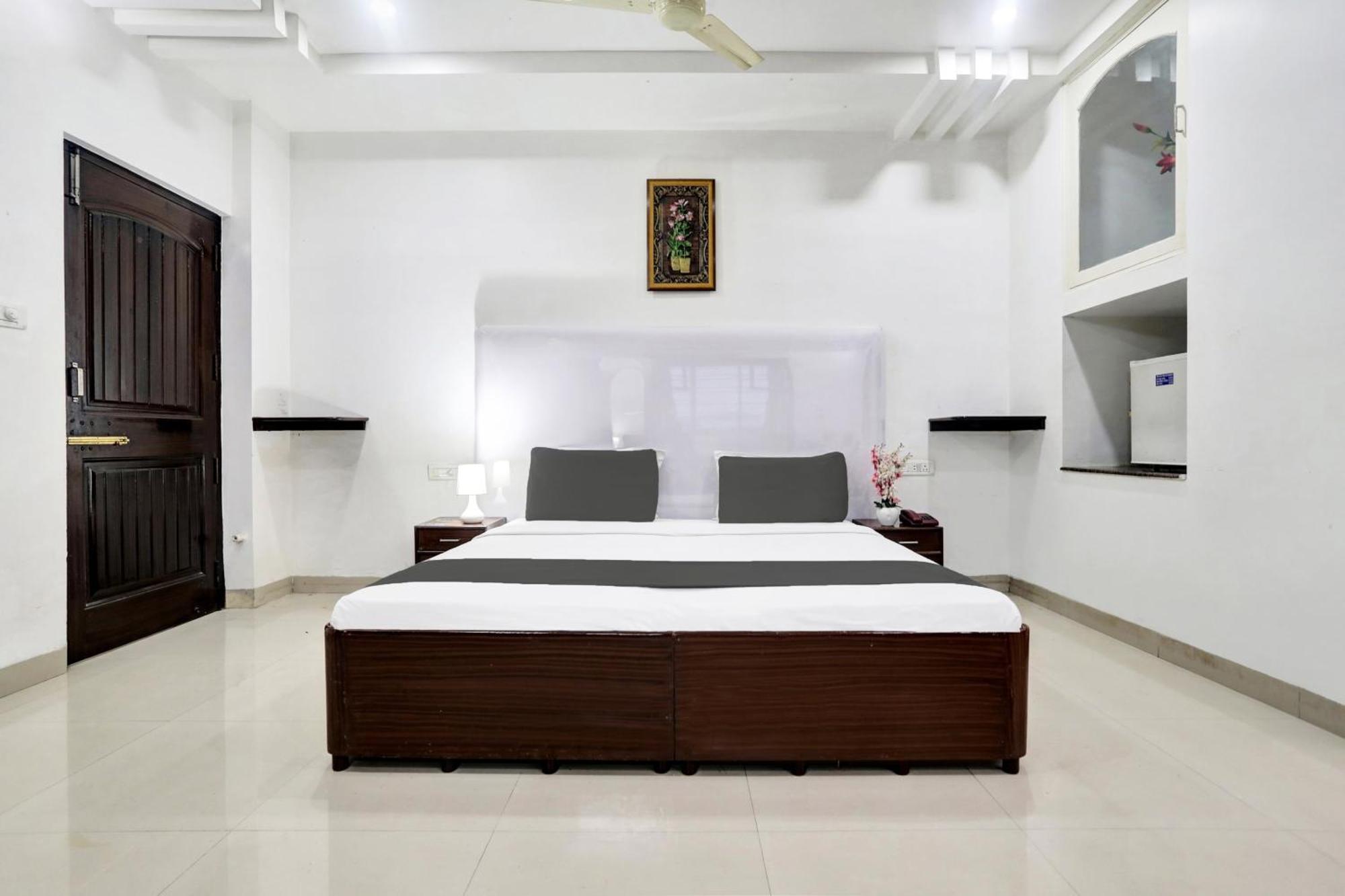 Townhouse Eluru Hotel Kültér fotó