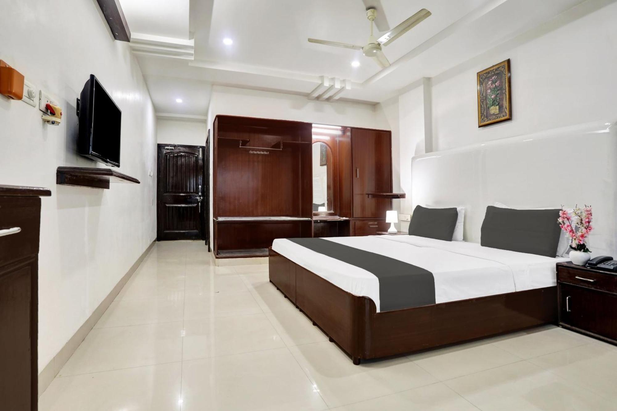 Townhouse Eluru Hotel Kültér fotó