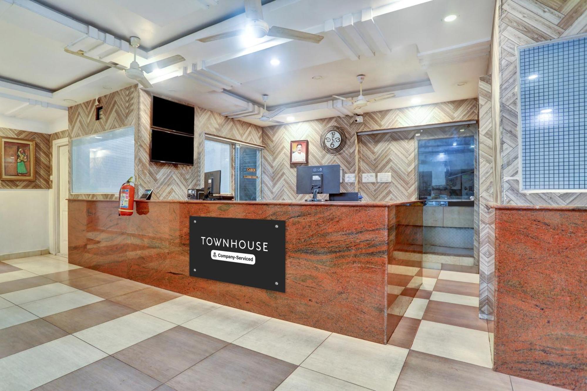 Townhouse Eluru Hotel Kültér fotó